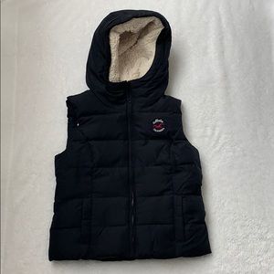 Puffer vest with hood